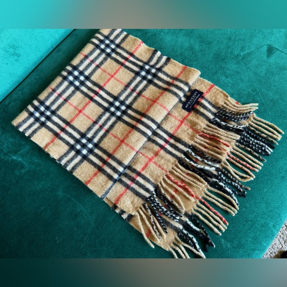 Sold❌Authentic Burberry Cashmere Scarf. - Picture 8 of 15